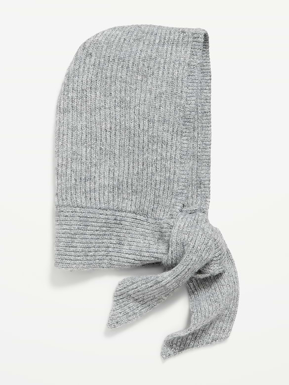 Bonnet en tricot côtelé à encolure nouée