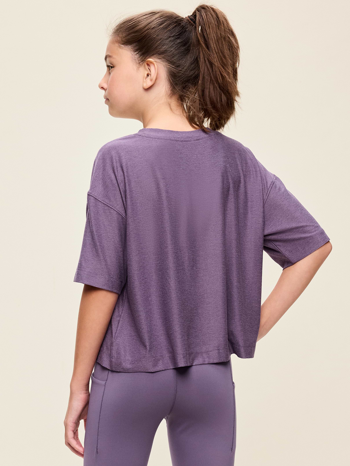 L'image numéro 2 présente T-shirt droit à manches courtes NuageSport pour fille