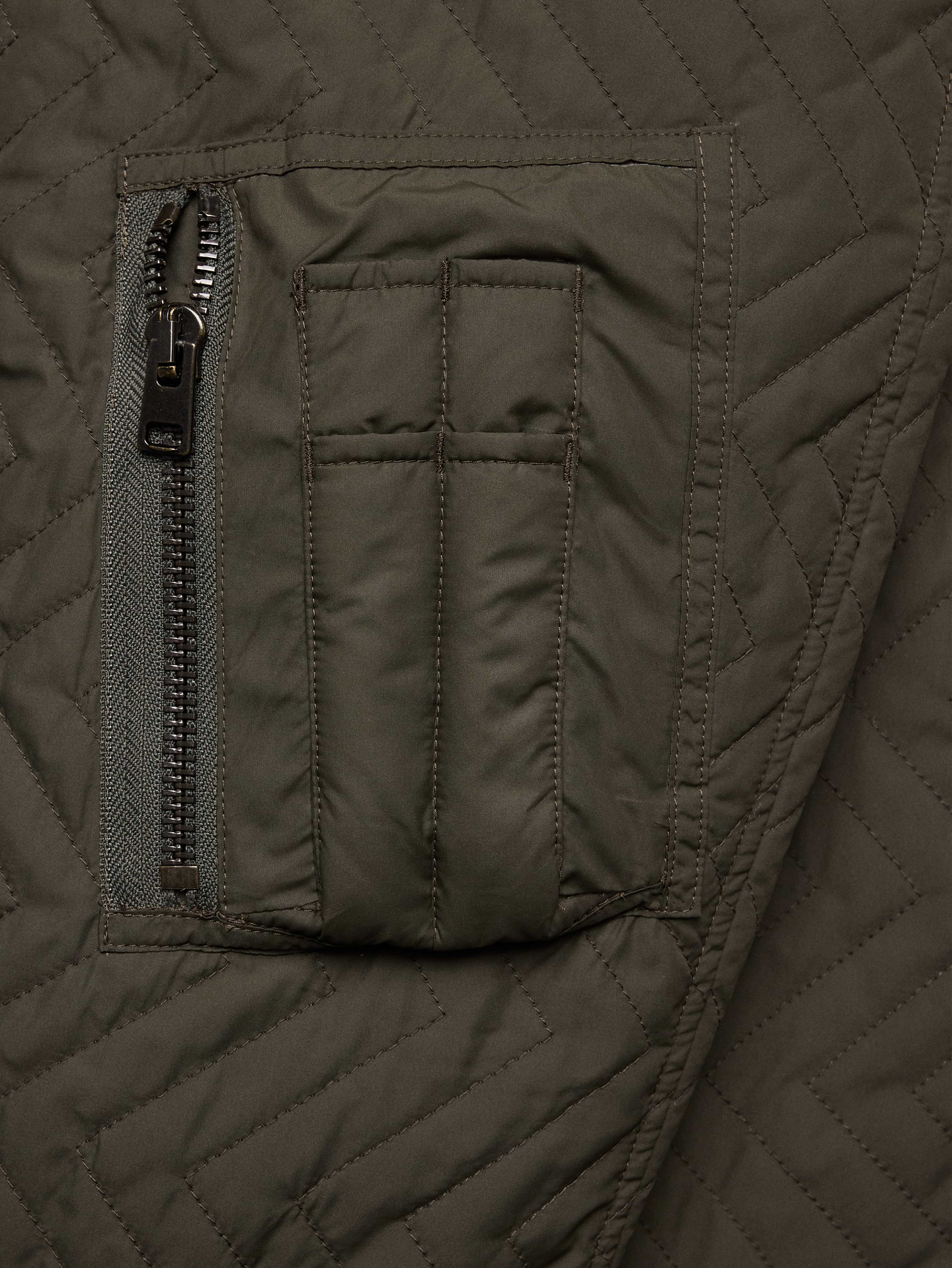 L'image numéro 7 présente Blouson d’aviateur matelassé réversible à chevrons
