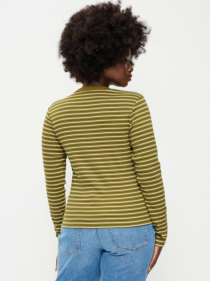 L'image numéro 6 présente T-shirt ras du cou moulant à manches longues