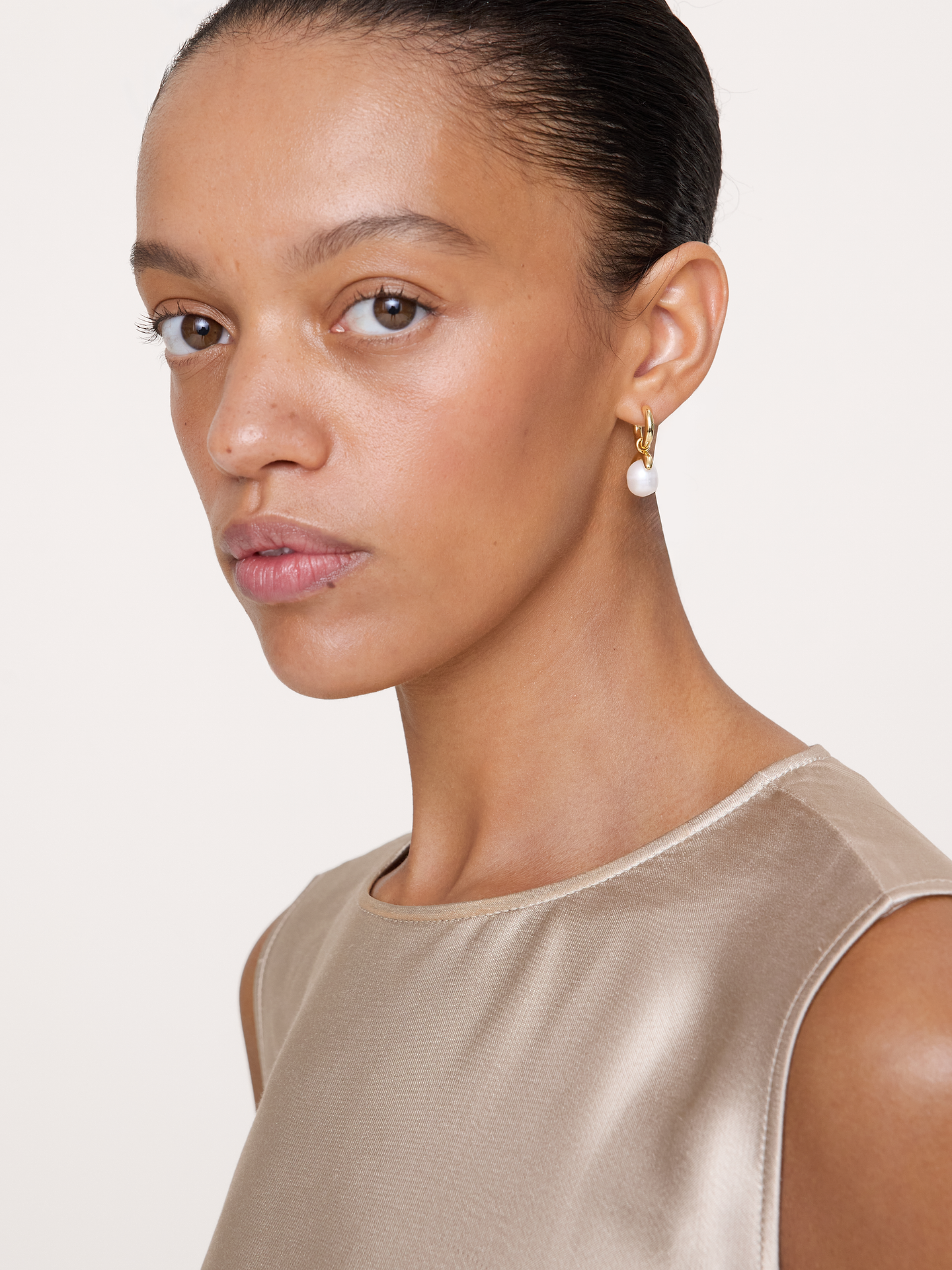 Image number 2 showing, Pearl Drop Earrings