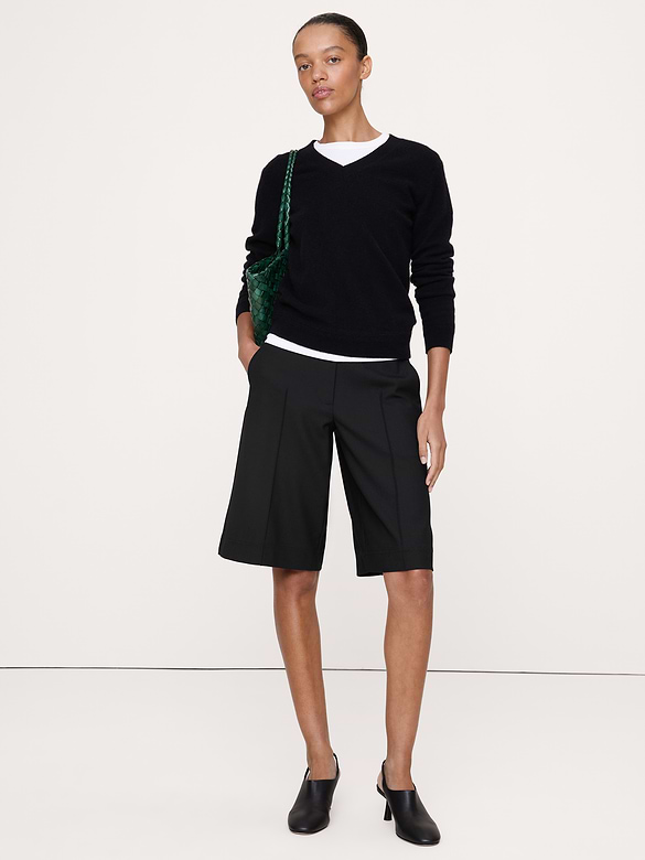 Lightweight Cashmere V-Neck Sweater