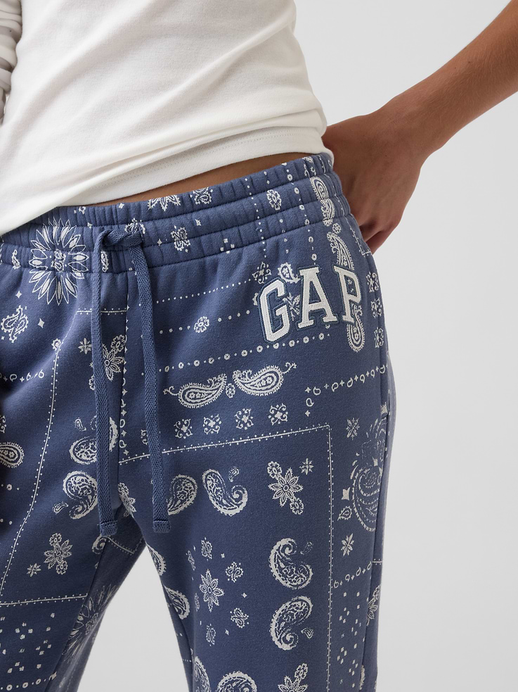 Image number 4 showing, Gap Logo Straight Sweatpants
