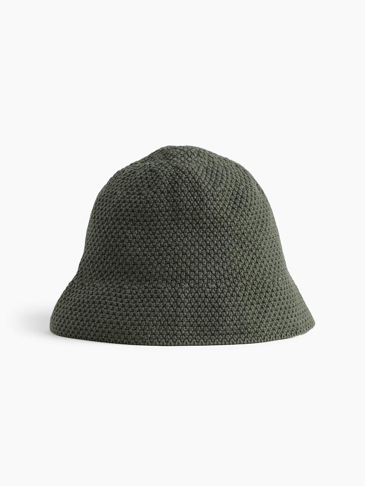 L'image numéro 1 présente Chapeau cloche en tricot