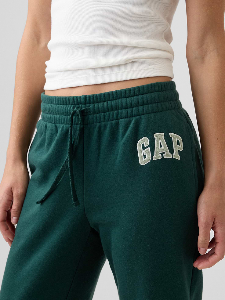 Image number 4 showing, Gap Logo Straight Sweatpants