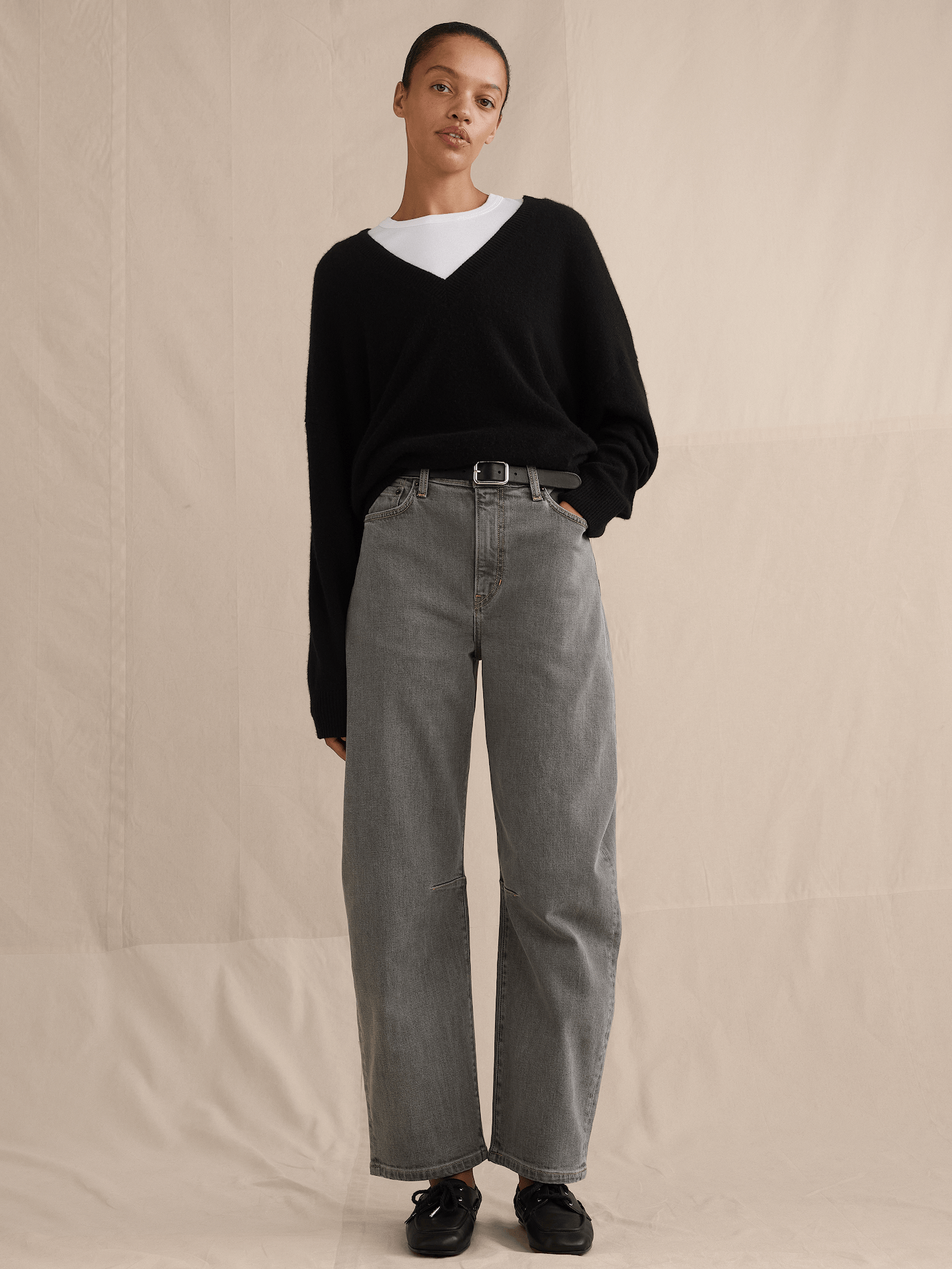 Image number 1 showing, Mid-Rise Barrel Crop Jean