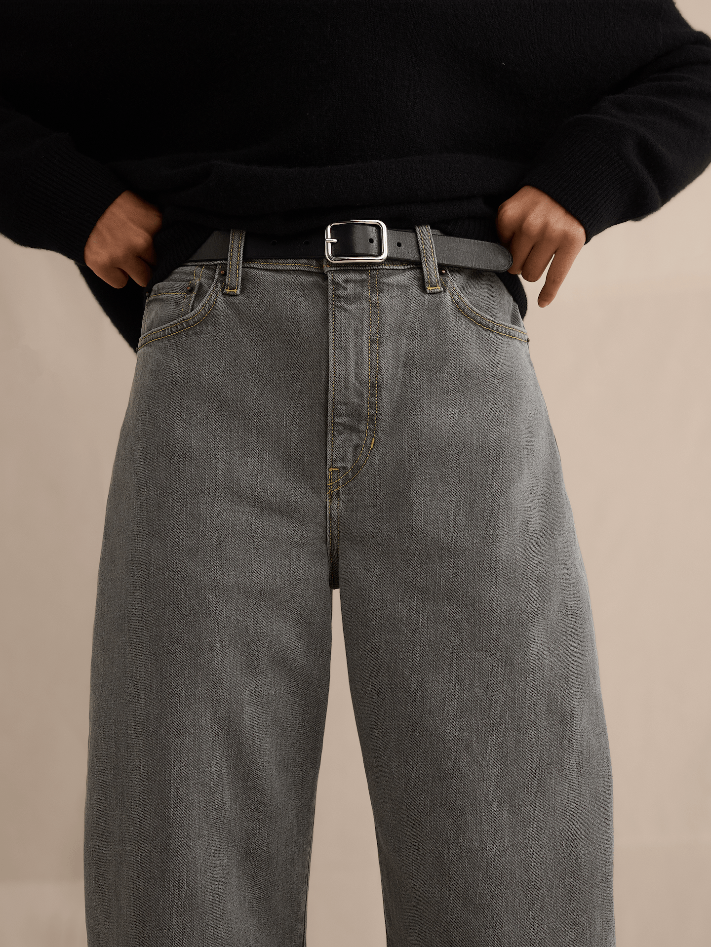 Image number 3 showing, Mid-Rise Barrel Crop Jean