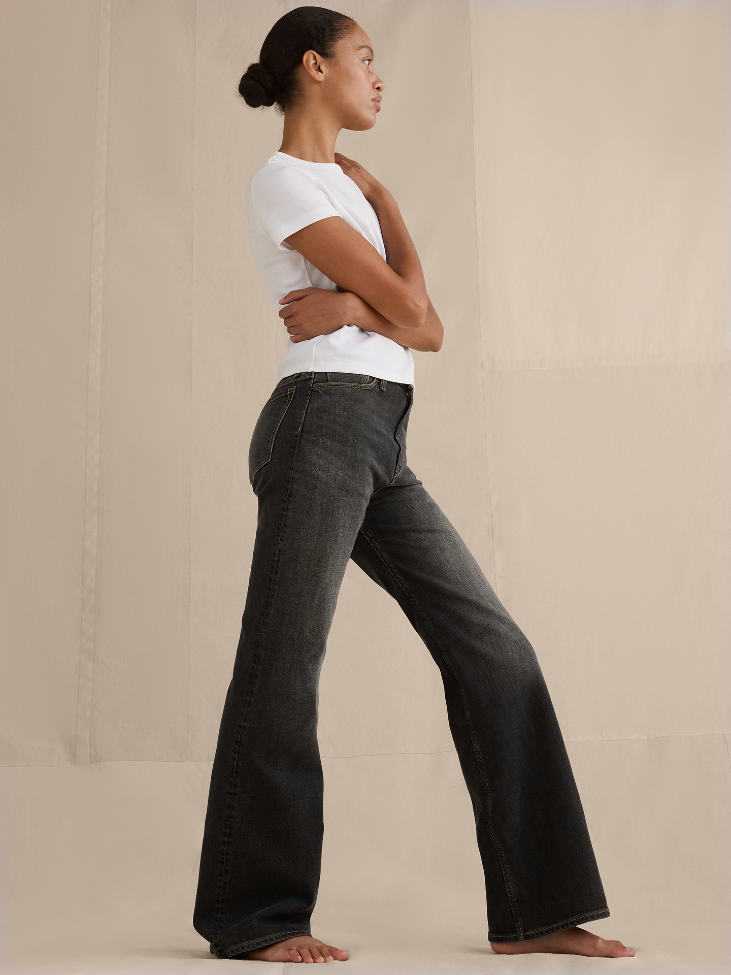 Image number 4 showing, Ultra High-Rise Flare Jean