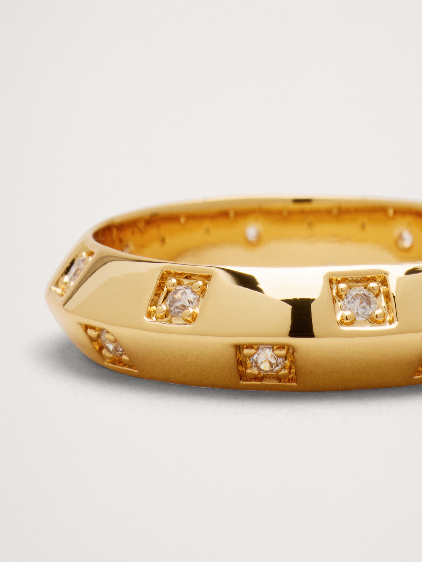 L'image numéro 3 présente Bague à pierres à bords saillants
