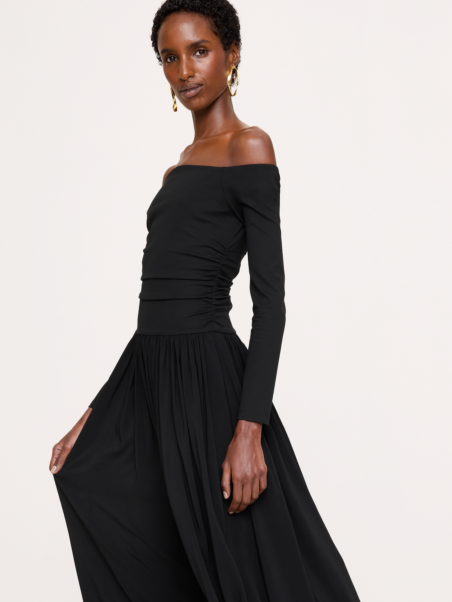 Image 3 de 4, Robe longue à épaules dénudées en jersey et crêpe georgette
