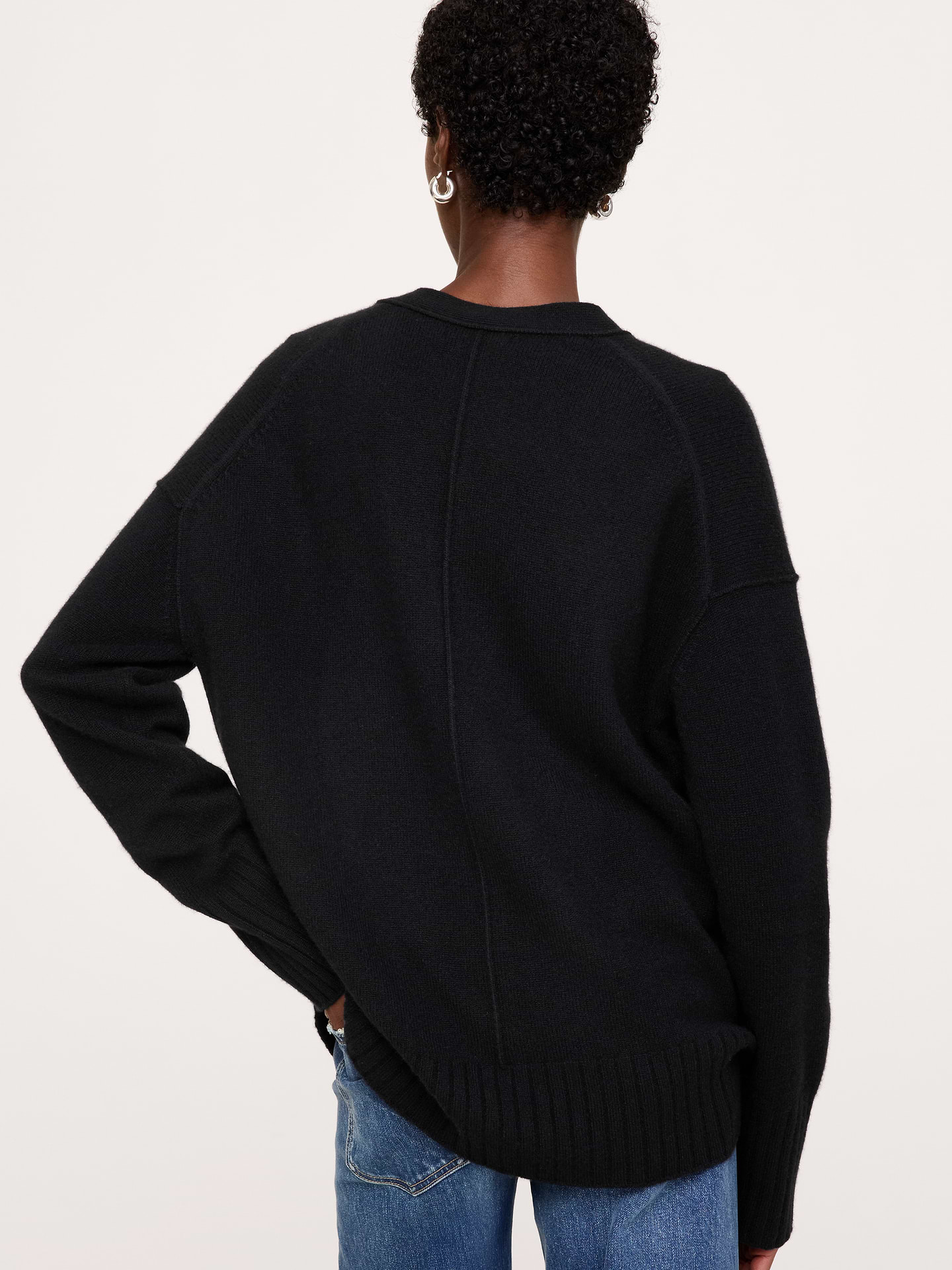 L'image numéro 3 présente Cardigan boyfriend surdimensionné en cachemire