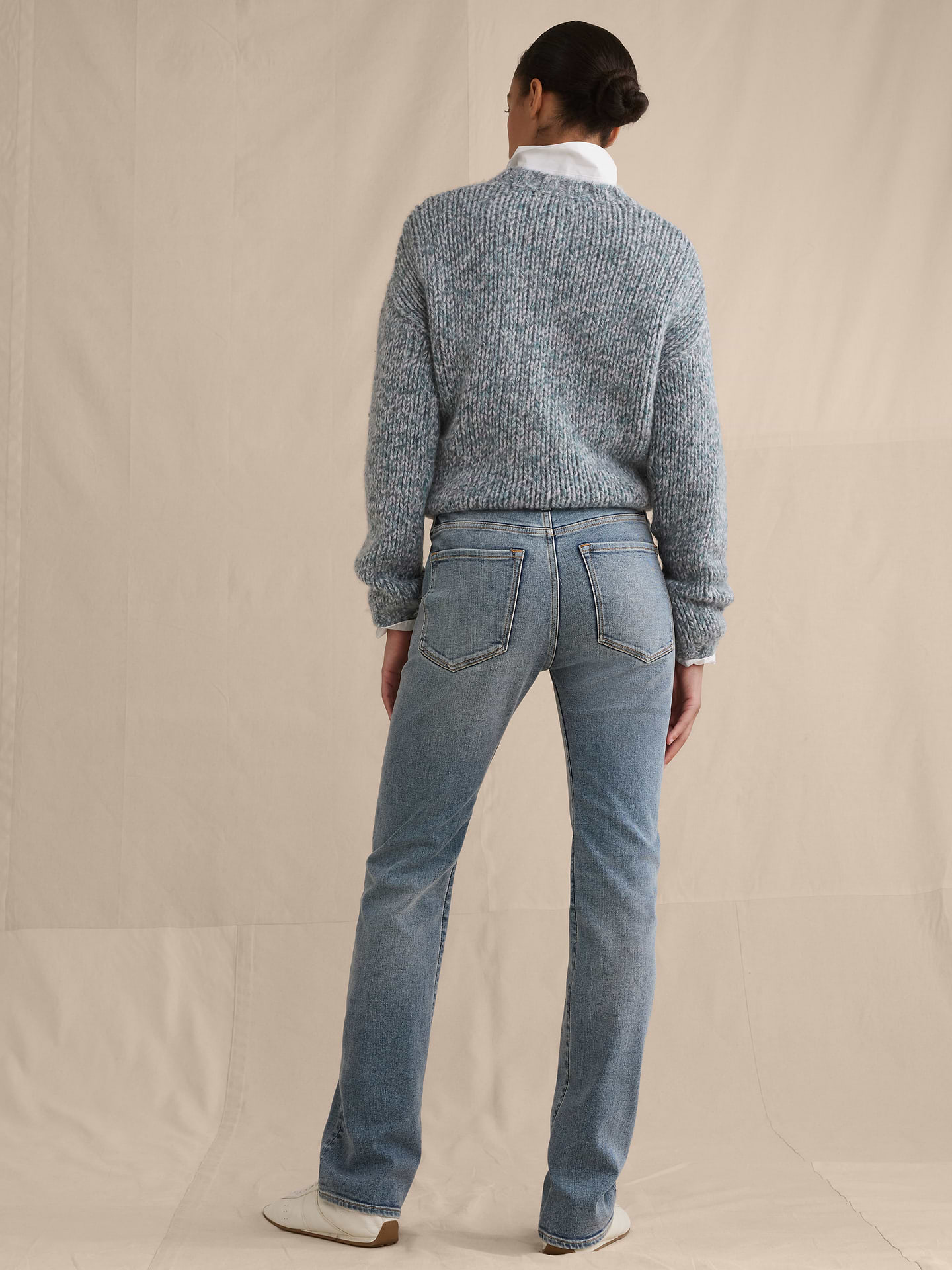 L'image numéro 7 présente Jean étroit à taille haute