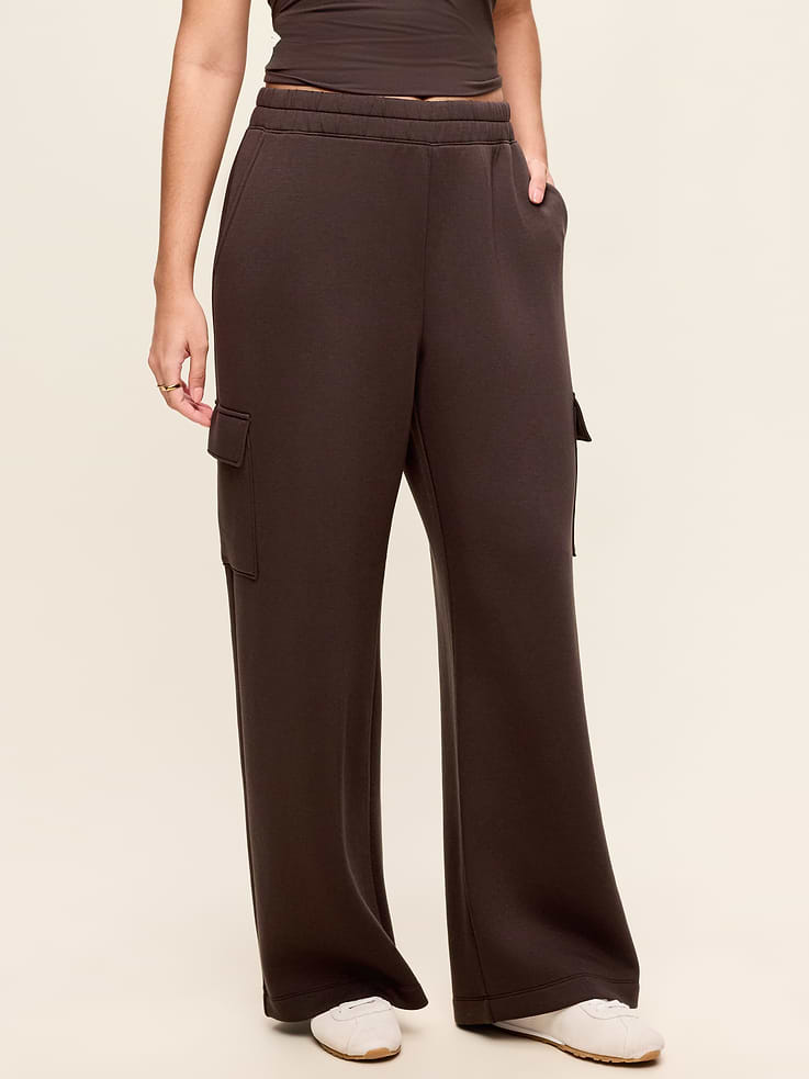 L'image numéro 5 présente Pantalon cargo jambe large à taille haute en molleton raffiné