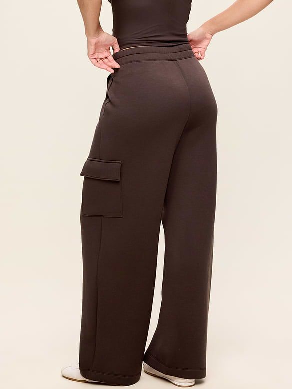 High-Waisted Bounce Fleece Wide-Leg Cargo Sweatpants