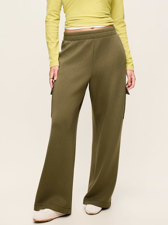 High-Waisted Bounce Fleece Wide-Leg Cargo Sweatpants