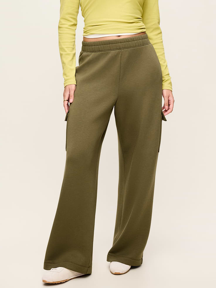 L'image numéro 2 présente Pantalon cargo jambe large à taille haute en molleton raffiné