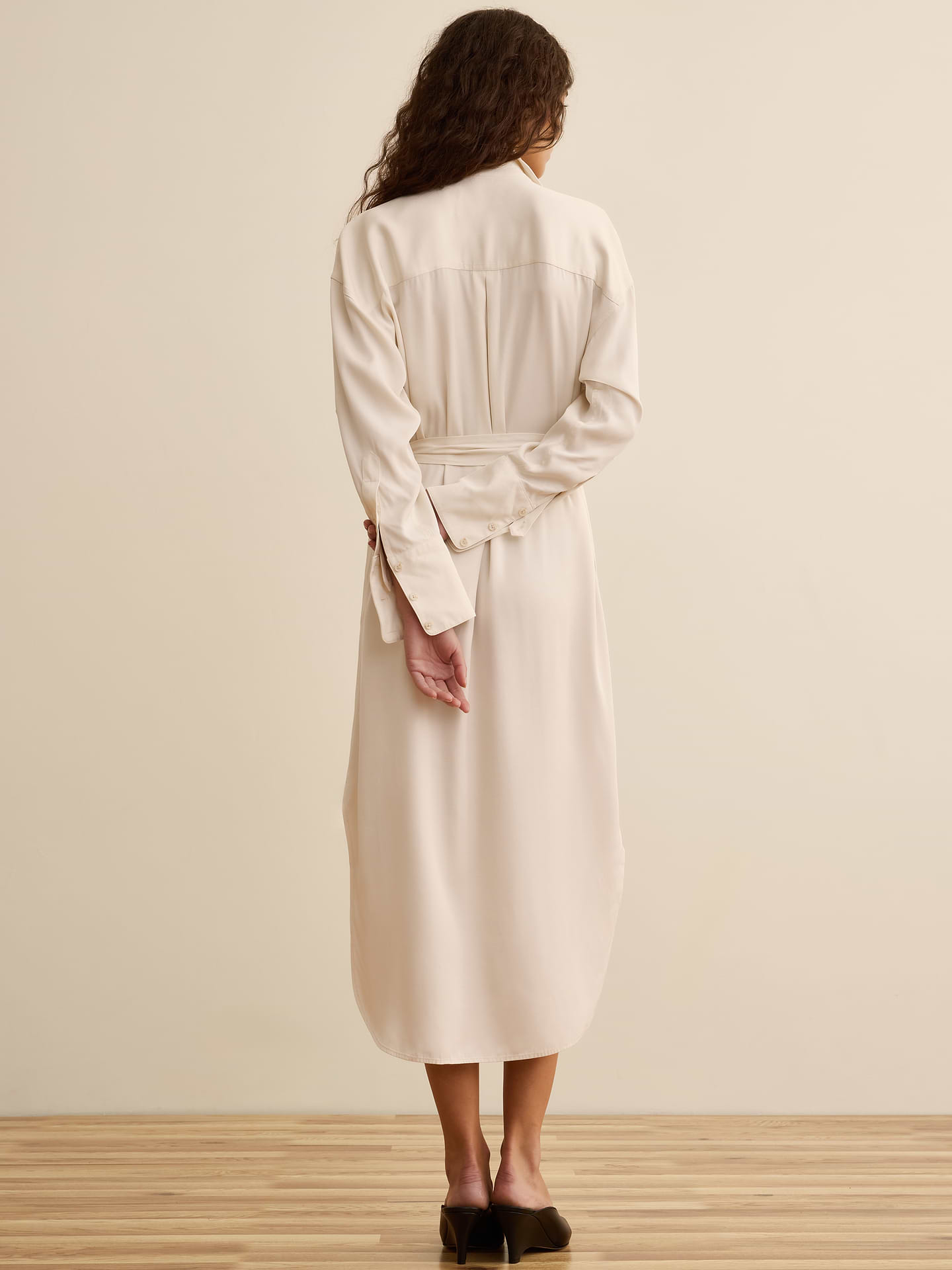 Image number 5 showing, Banana Republic x La Ligne | The Viscose Midi Shirt Dress