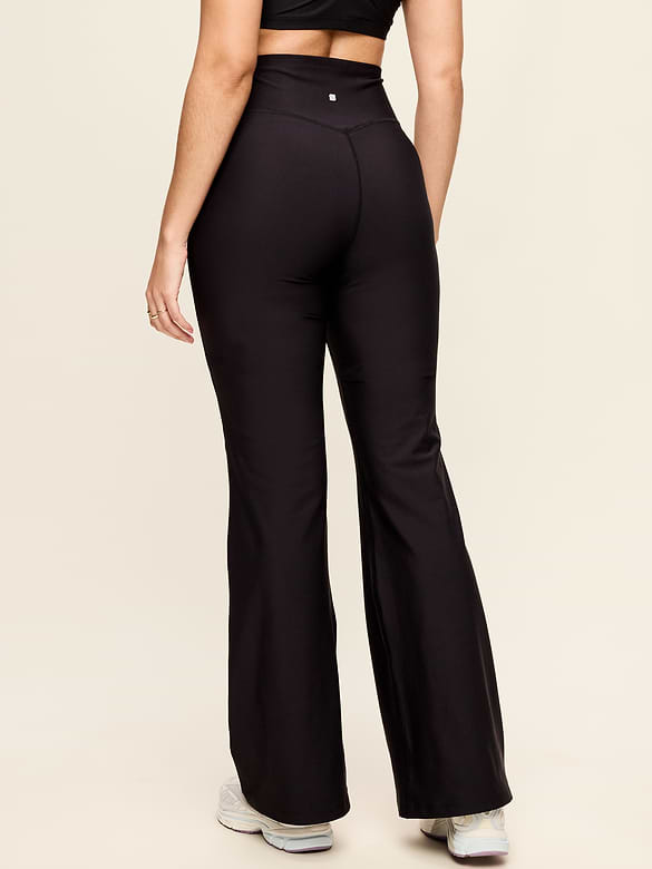 Extra High-Waisted PowerSoft Boundless Flare Leggings – No Front Seam
