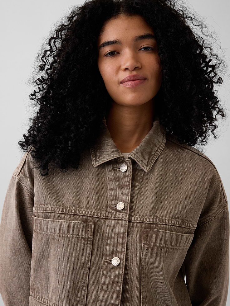 L'image numéro 4 présente Veste-chemise surdimensionnée en denim