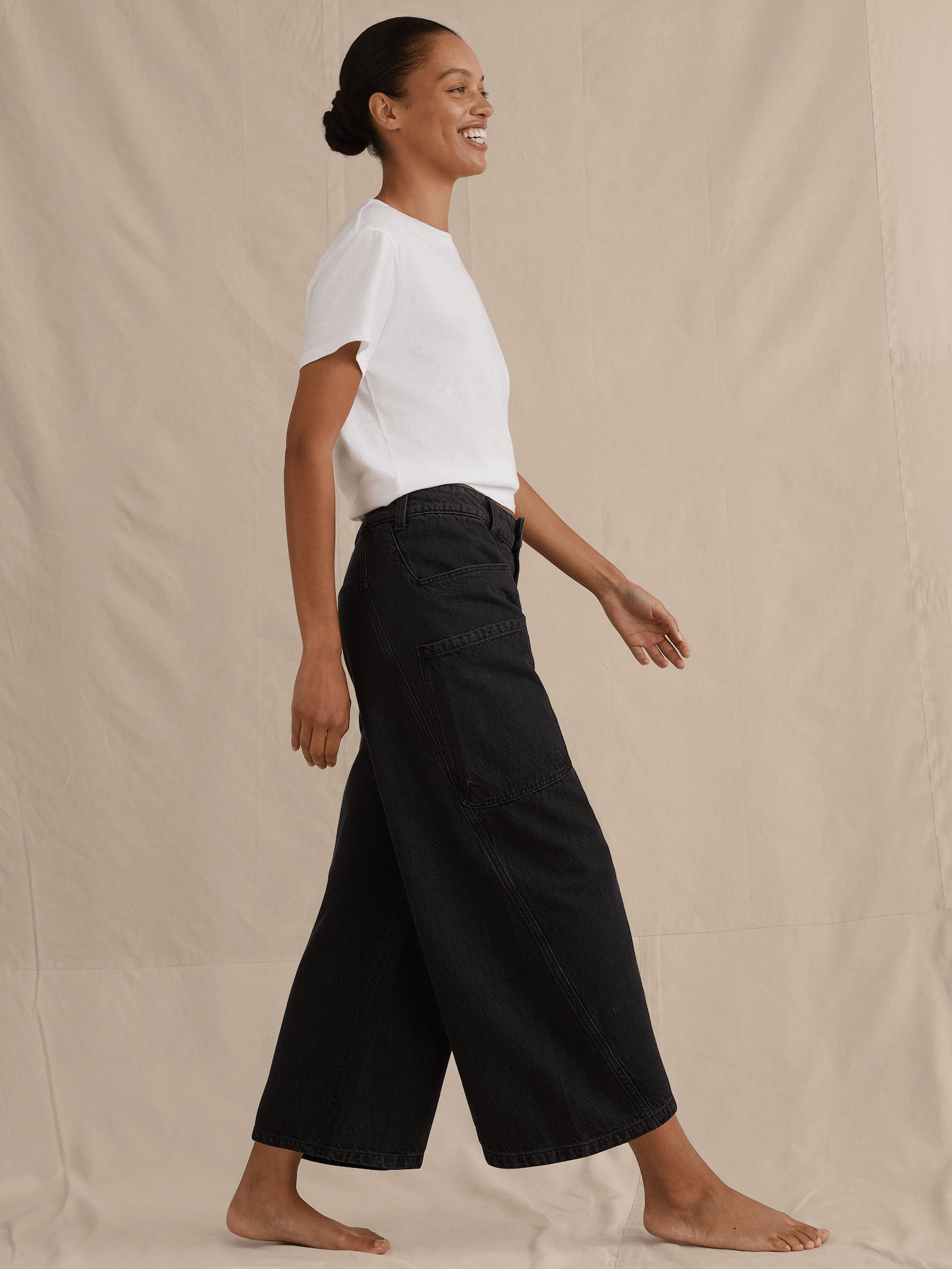 L'image numéro 4 présente Jean court ample à taille basse