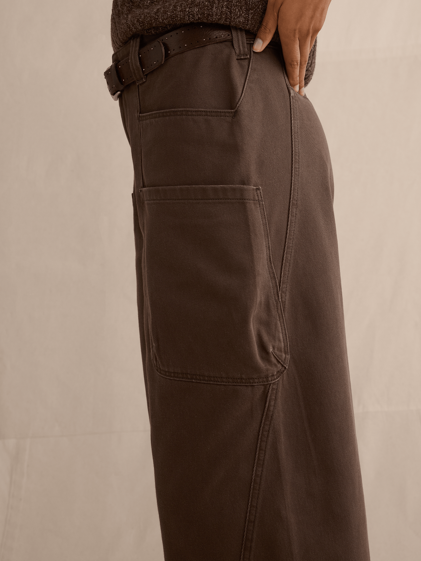 Image 8 of 8, Low-Rise Loose Crop Jean