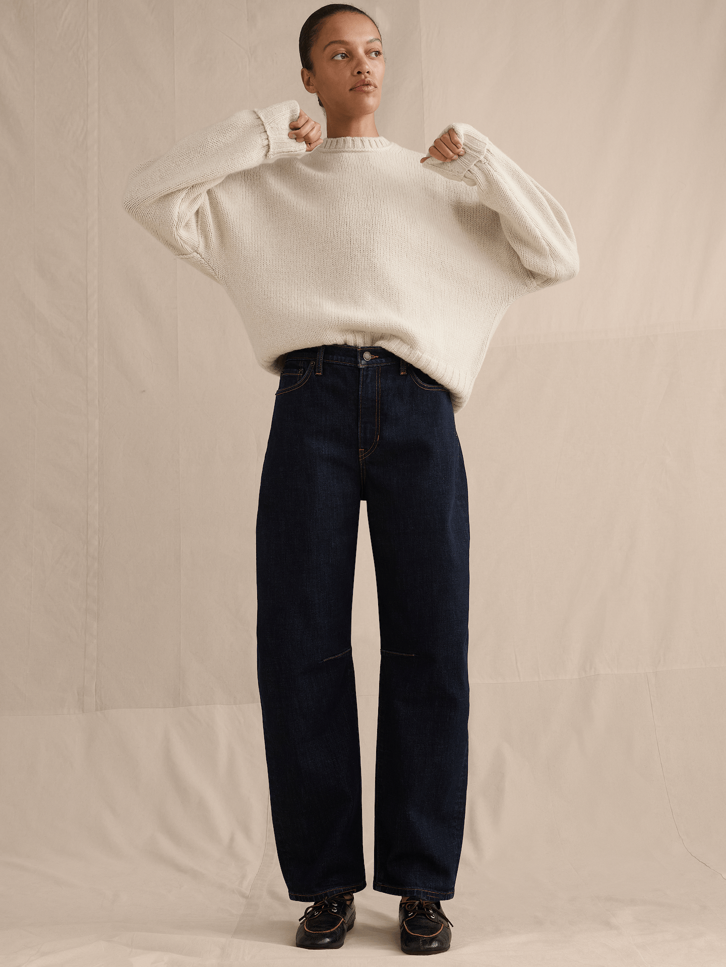 Image number 1 showing, Mid-Rise Barrel Crop Jean