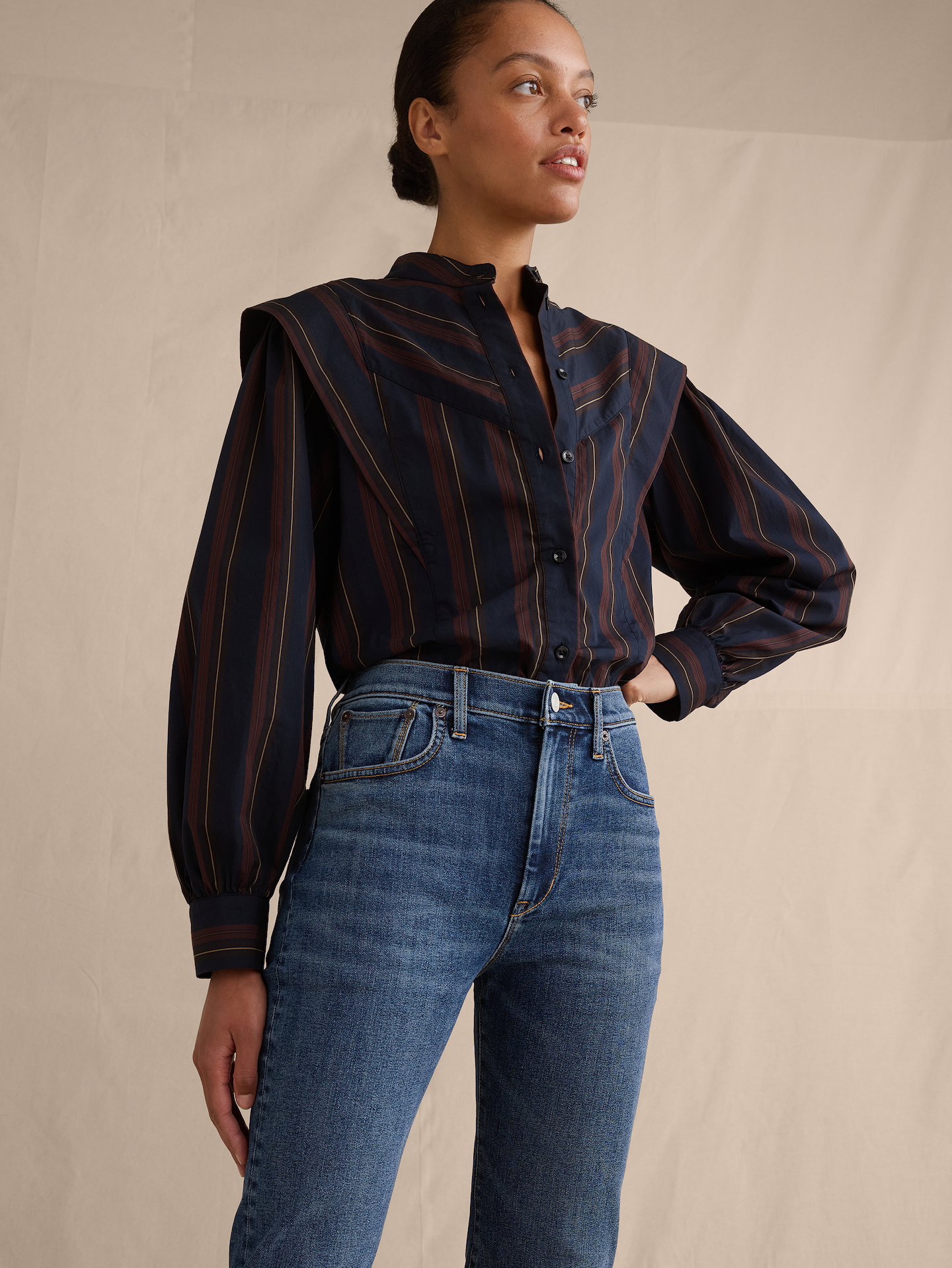 L'image numéro 3 présente Jean étroit à taille haute
