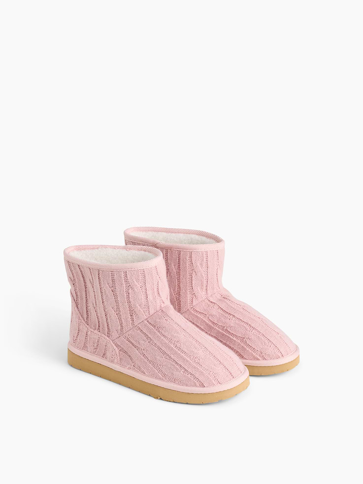 L'image numéro 2 présente Bottes en tricot avec doublure en sherpa pour Bébé