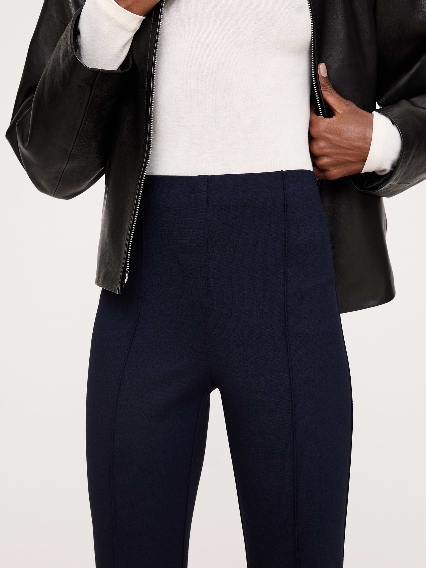 L'image numéro 4 présente Pantalon ultra-étroit Tout-aller en tricot point de Rome