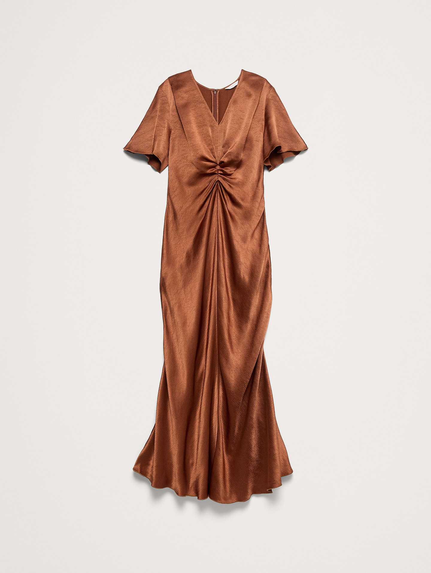 L'image numéro 8 présente Robe à manches flottantes en satin martelé