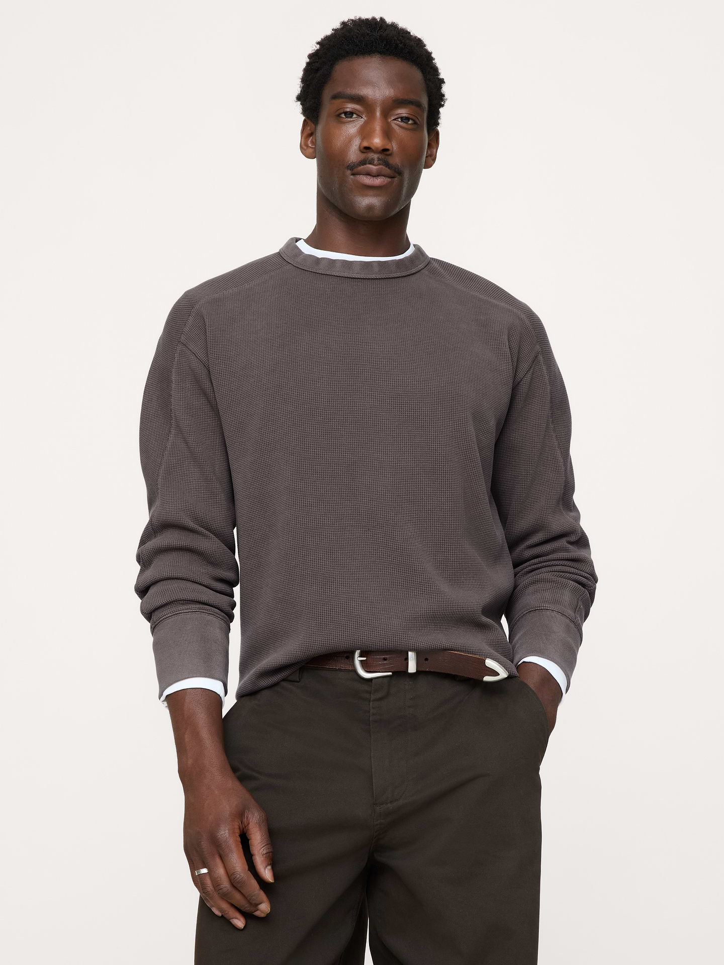 L'image numéro 1 présente T-shirt en tricot de coton gaufré