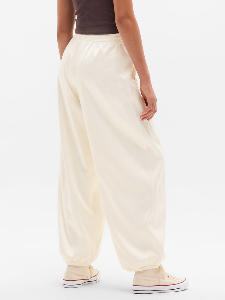 Image number 3 showing, Athleta Girl Run Free Satin Bubble Pant