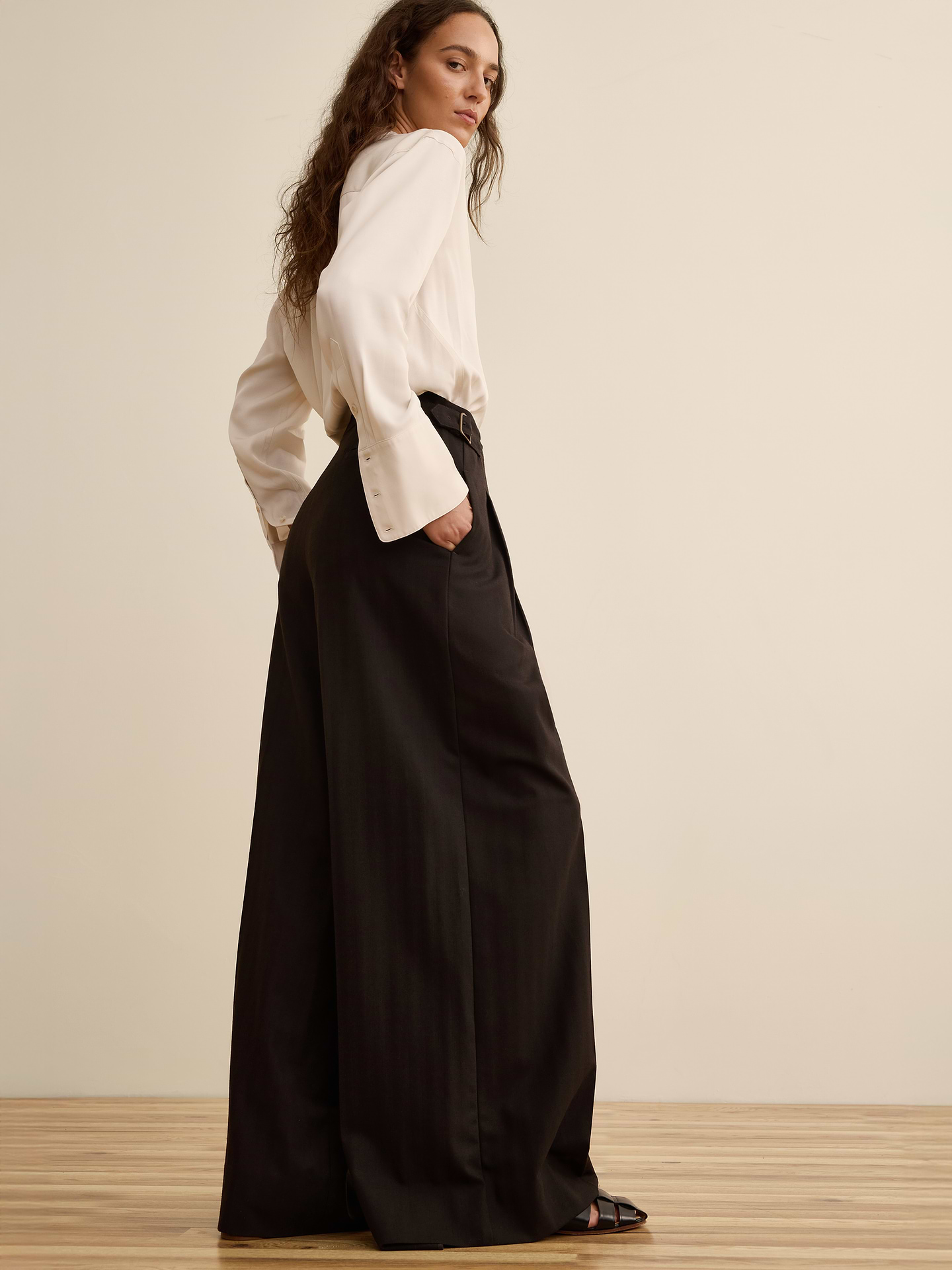 Image number 8 showing, Banana Republic x La Ligne | The Wide-Leg Pant