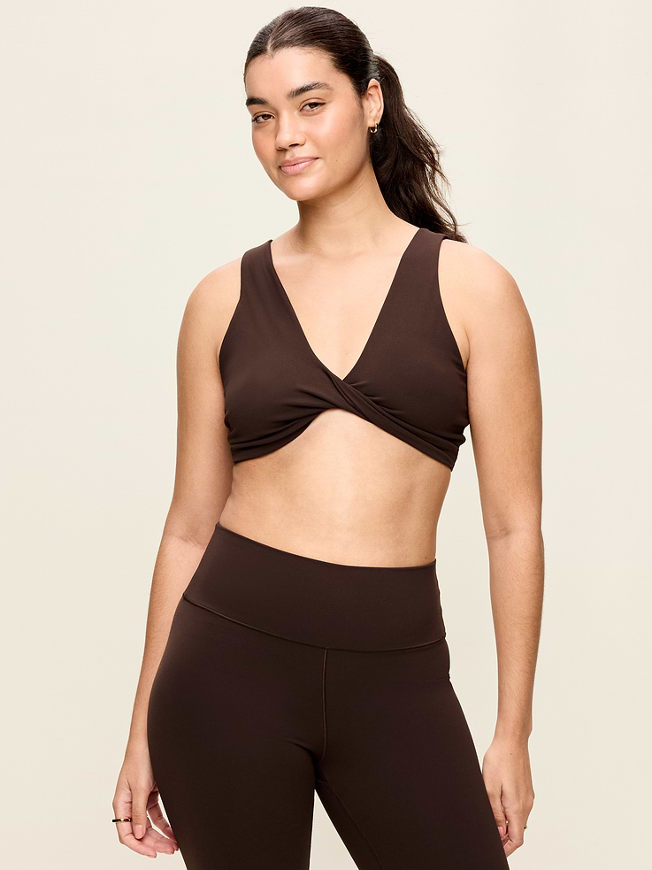 Image 4 of 9, Light Support StudioSmooth Twist-Front Sports Bra