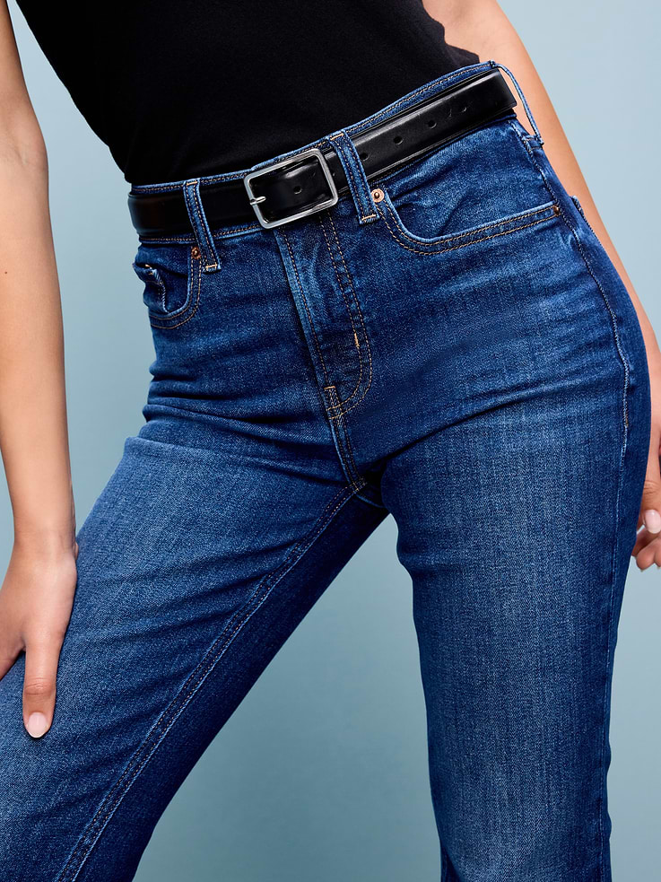 L'image numéro 4 présente Jean jambe droite à taille mi-basse