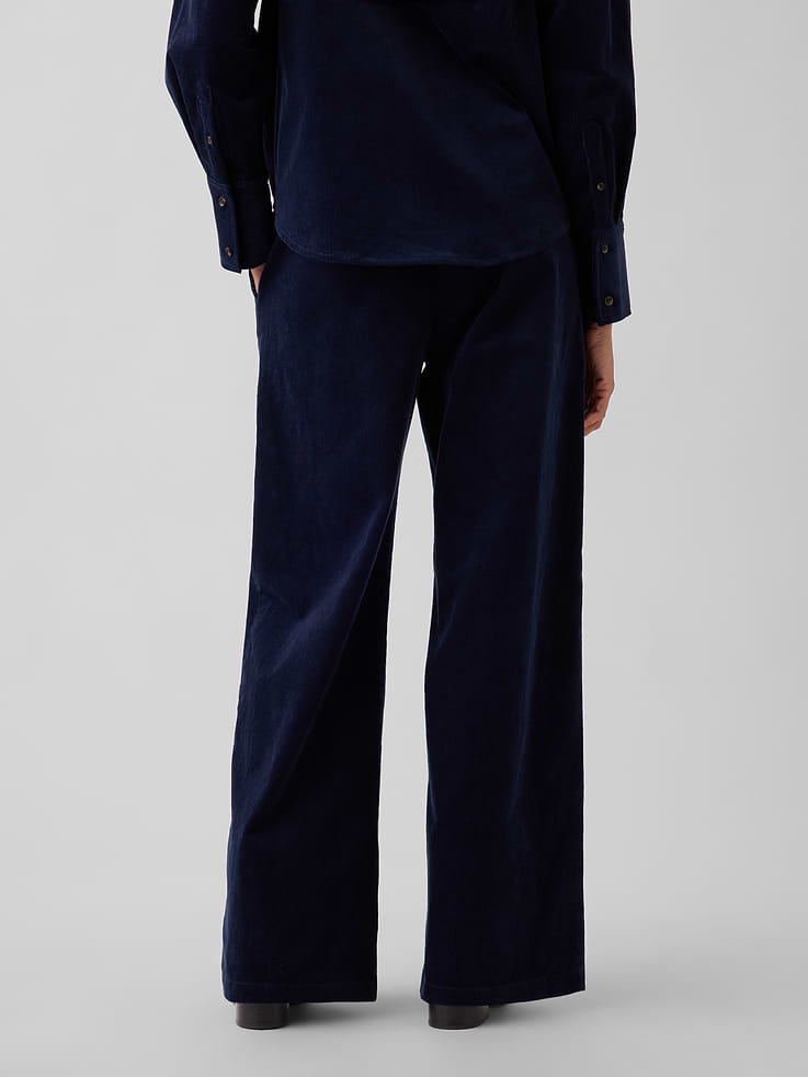 L'image numéro 4 présente Pantalon confort à jambe large en velours côtelé