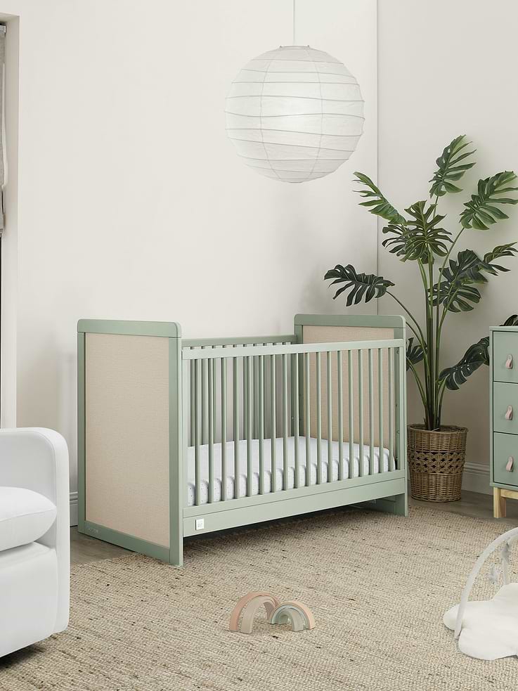 Image number 2 showing, babyGap Liam 4 in 1 Convertible Crib