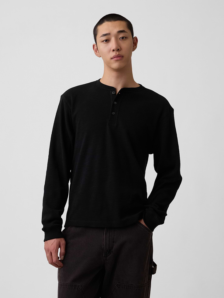 L'image numéro 1 présente T-shirt décontracté henley