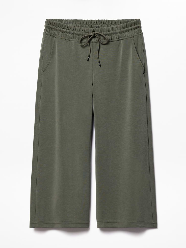 Image number 7 showing, Seasoft Wide Crop Pant
