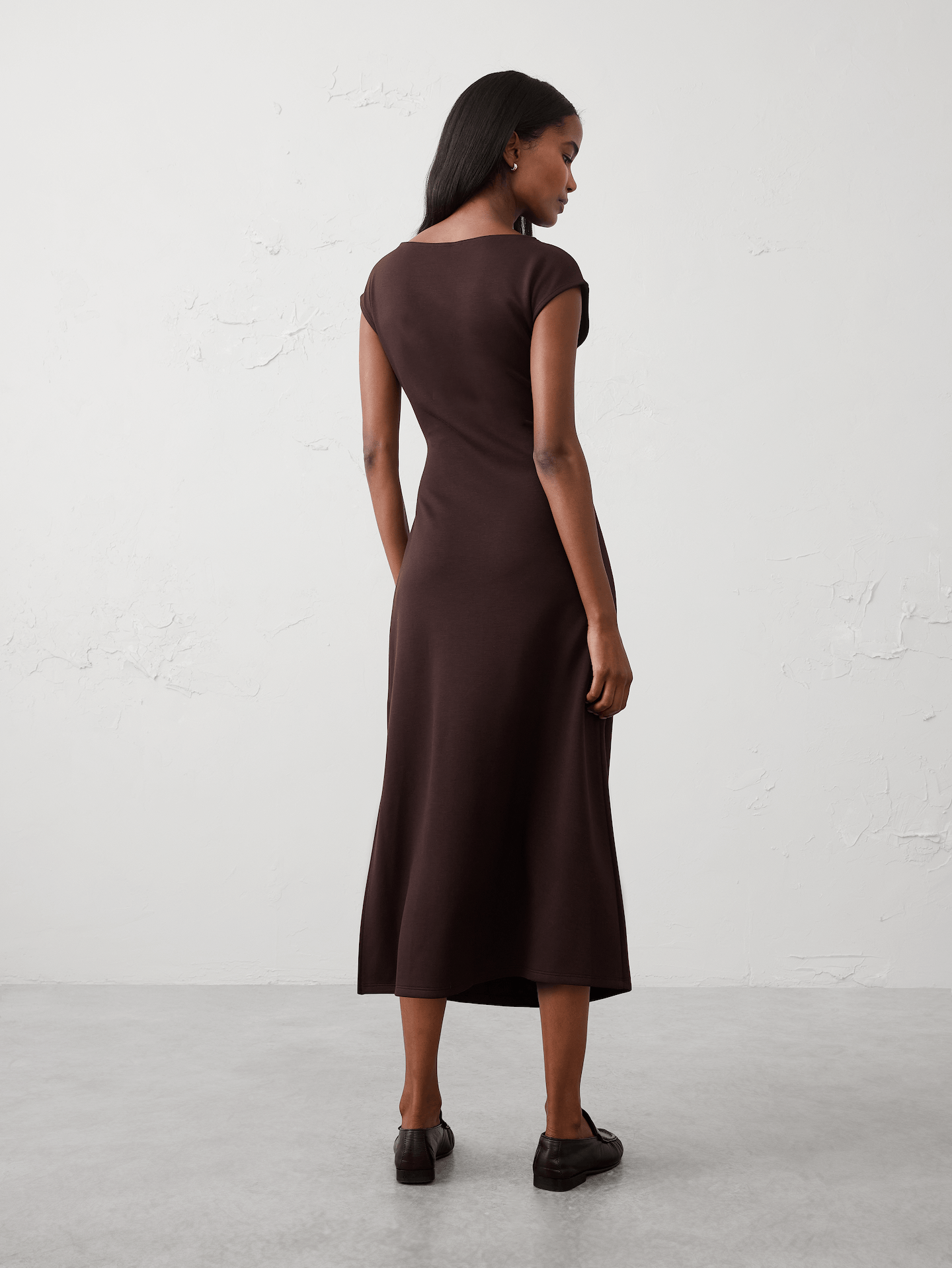 Image number 2 showing, Weekender Side-Shirred Midi Dress