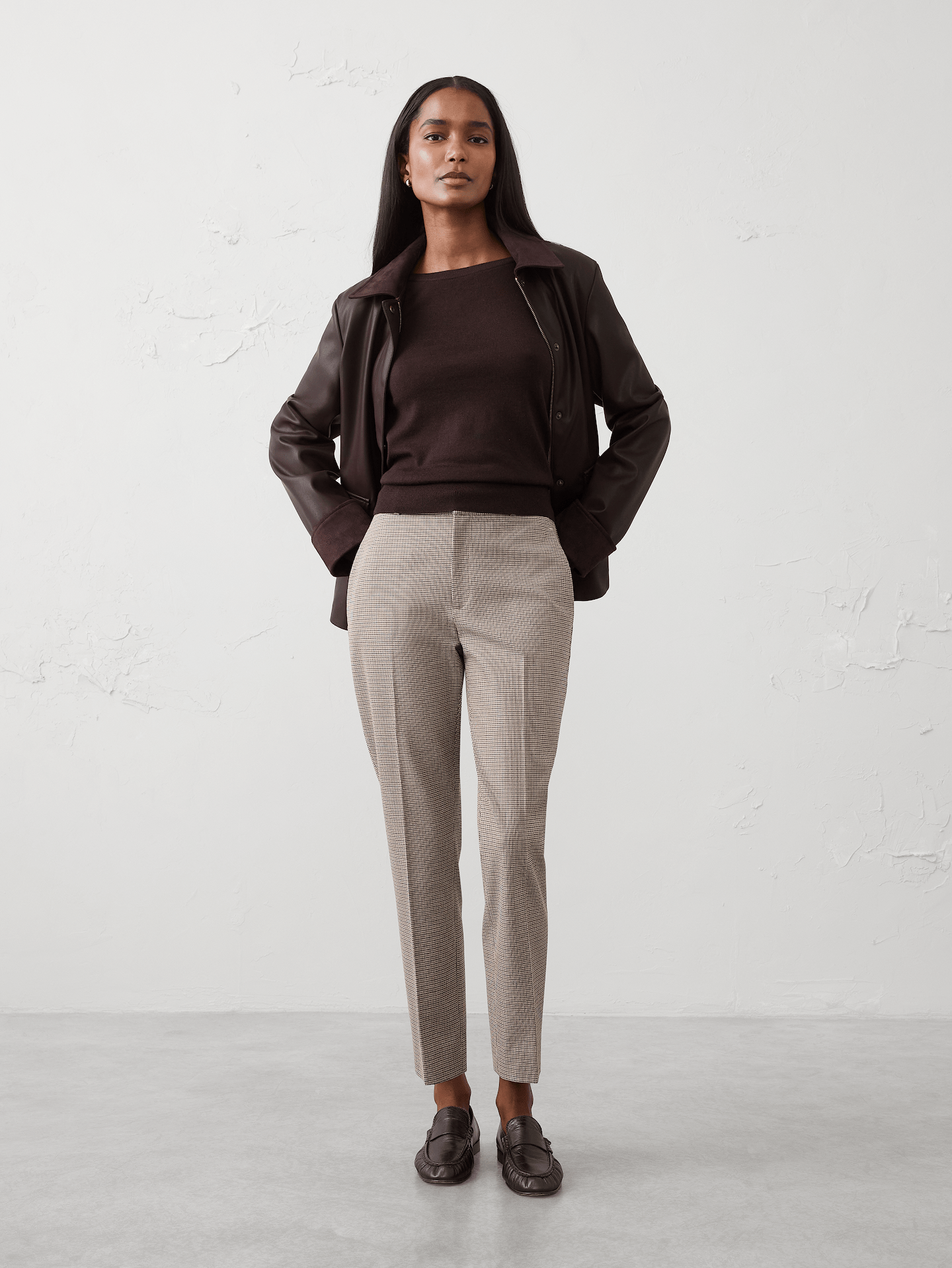 Image 1 of 8, SLOAN COLLECTION: Our signature bi-stretch Sloan fabric is engineered to provide comfort and hug your silhouette while retaining its shape., Ankle length., Our updated Sloan pant is the classic wardrobe staple with bi-stretch comfort, higher rise, roomier leg fit, making it a customer-favorite., Hook-and-bar closure with zip fly. Belt loops., Off-seam front pockets., Welt back pockets., Back waist darts., Trouser crease., Made exclusively for Banana Republic Factory., Product #771131