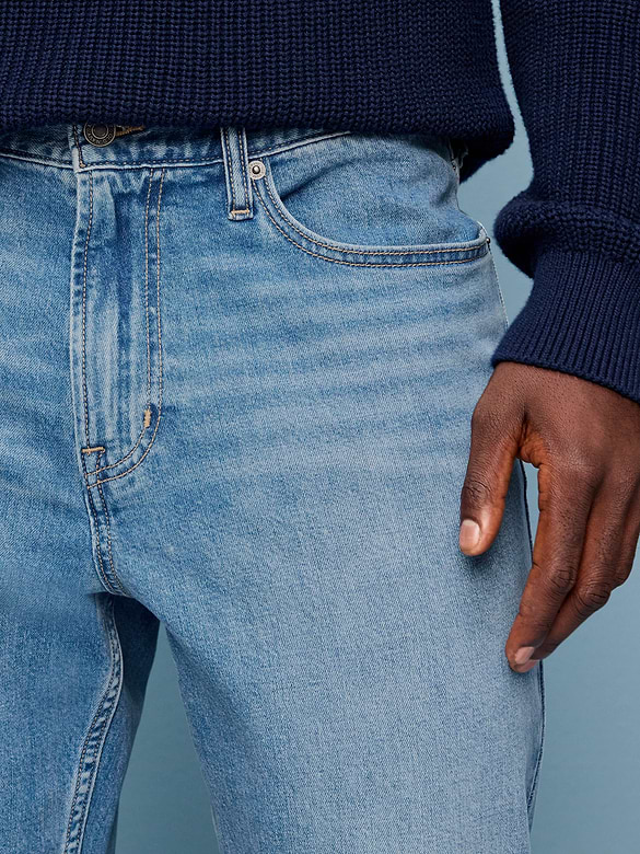 Relaxed Loose Built-In Flex Jeans
