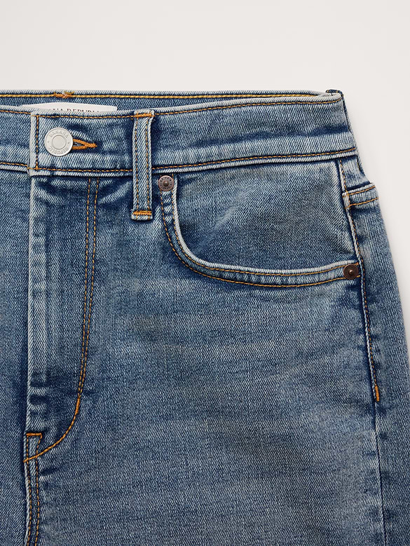 High-Rise Slim Jean