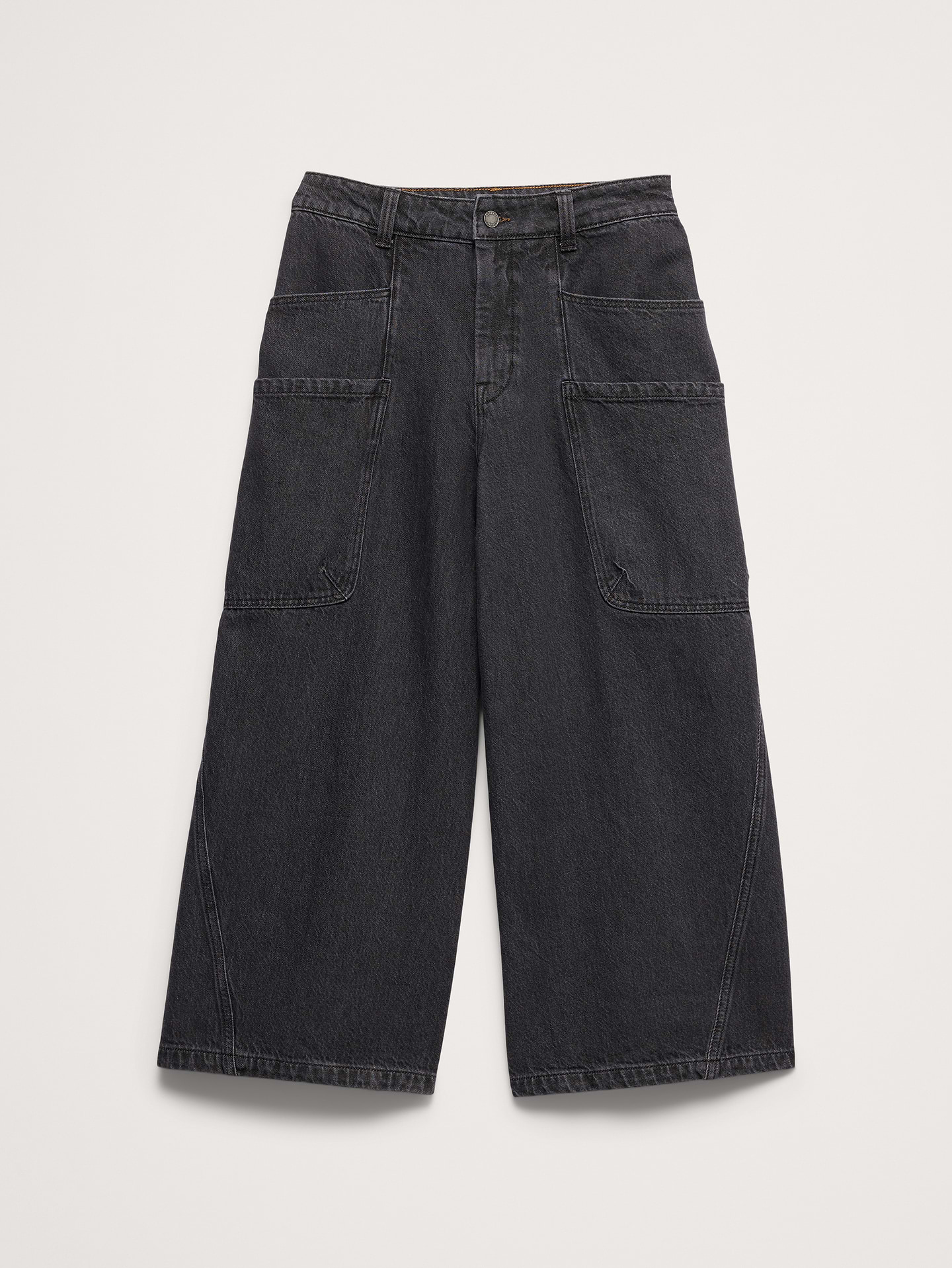 L'image numéro 5 présente Jean court ample à taille basse