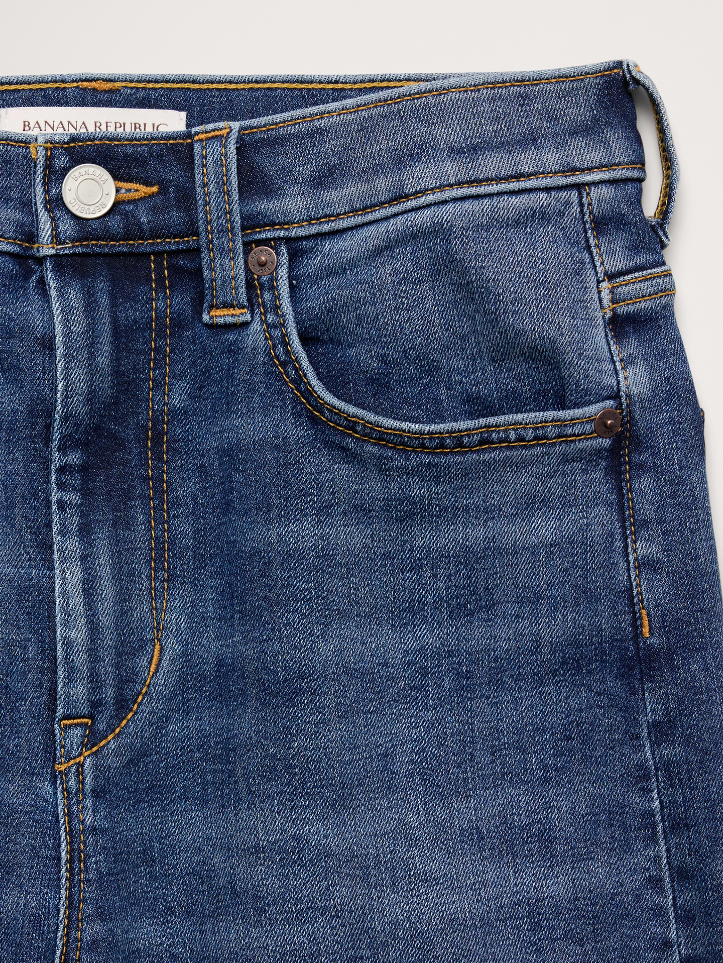 L'image numéro 6 présente Jean évasé à taille haute