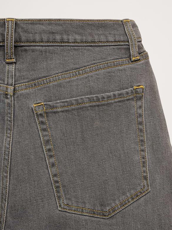 Mid-Rise Barrel Crop Jean