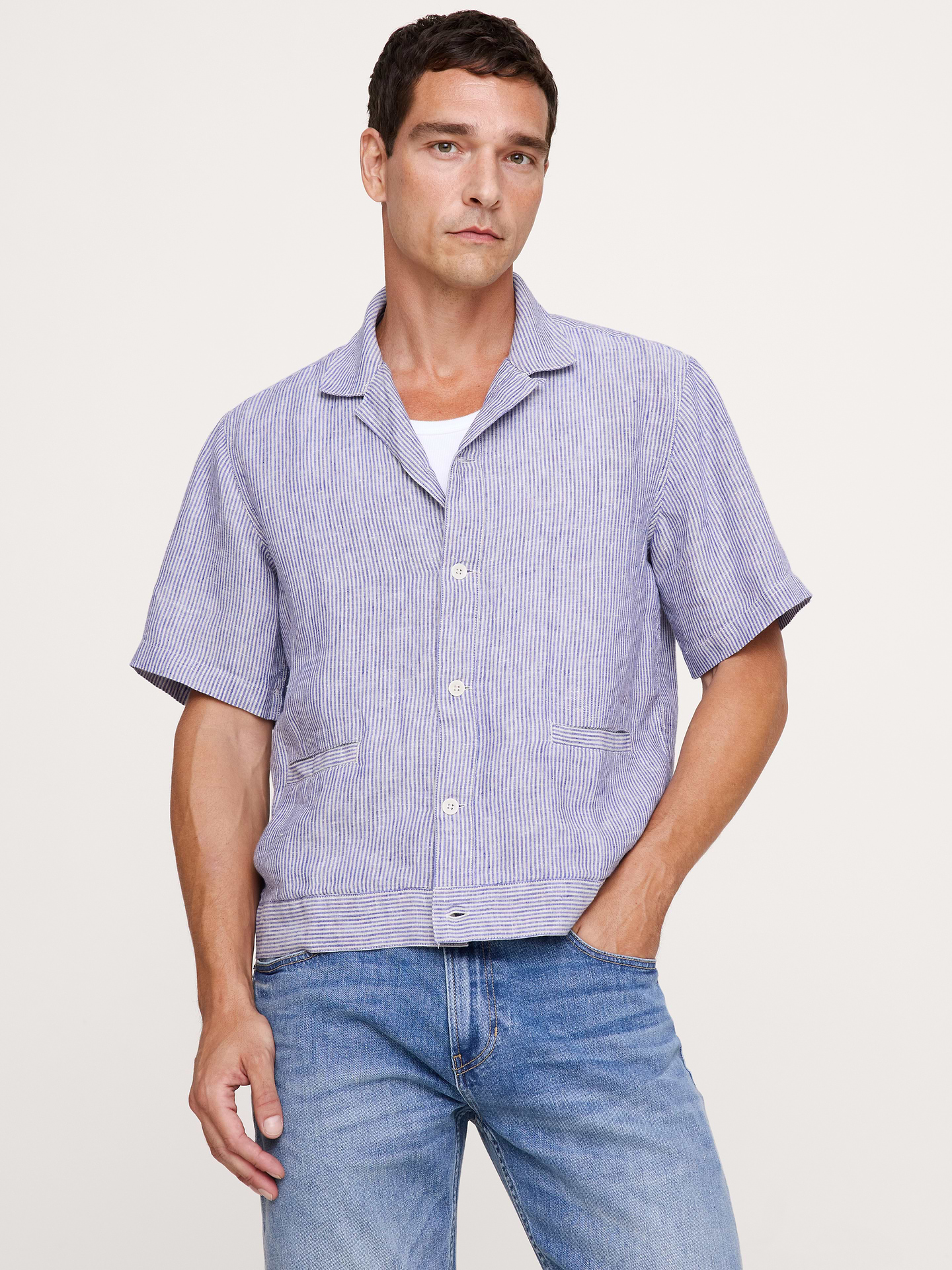 L'image numéro 1 présente Chemise de vacances coupe standard en lin