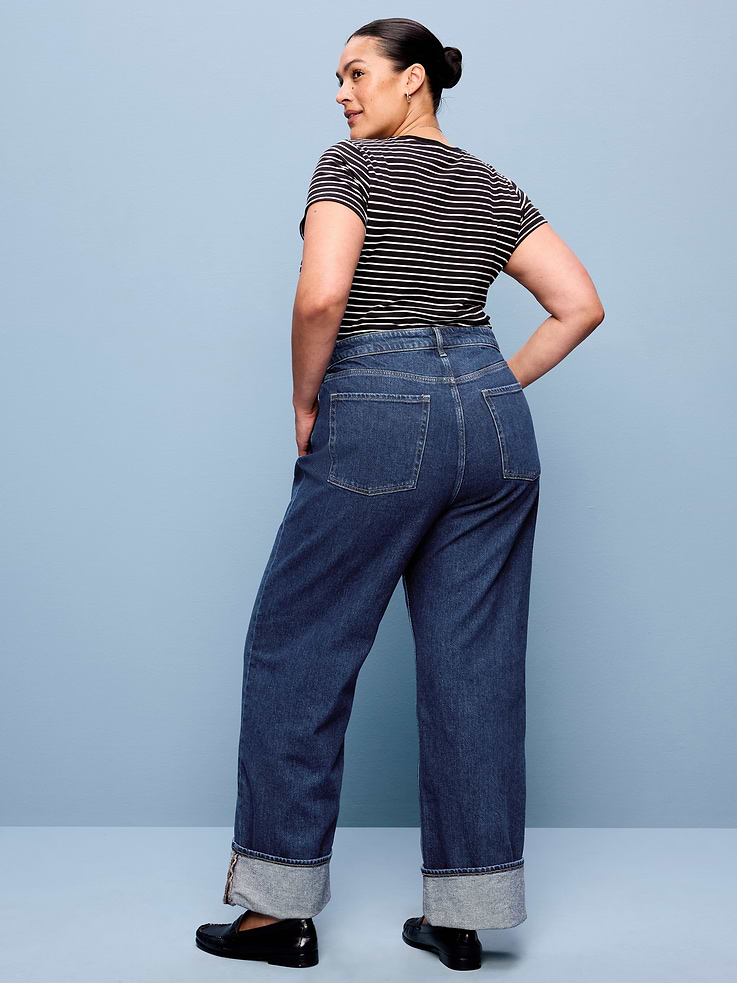 L'image numéro 8 présente Jean à jambe large à revers et à taille très haute