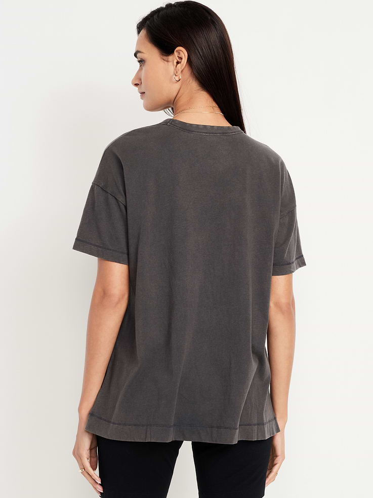 L'image numéro 2 présente T-shirt long passe-partout surdimensionné