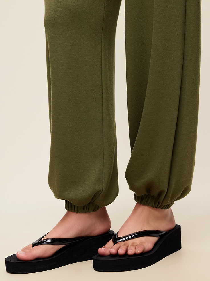 Image number 5 showing, Oversized Bounce Lite Bubble Jogger Sweatpants